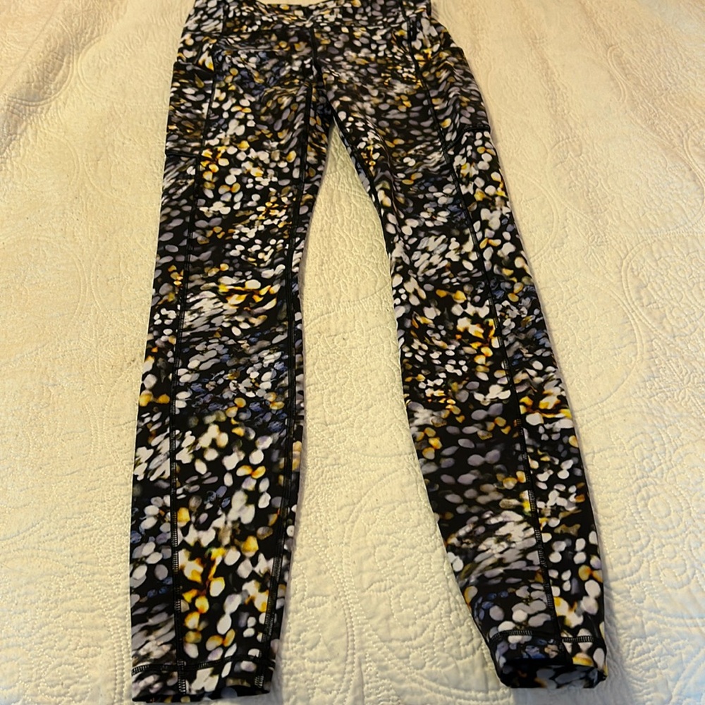 Lululemon Womens sz4 Speed Up Tight 28”